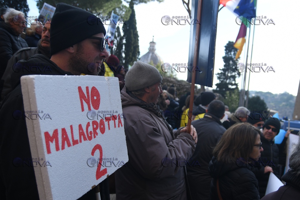 Manifestazione no "Malagrotta 2"