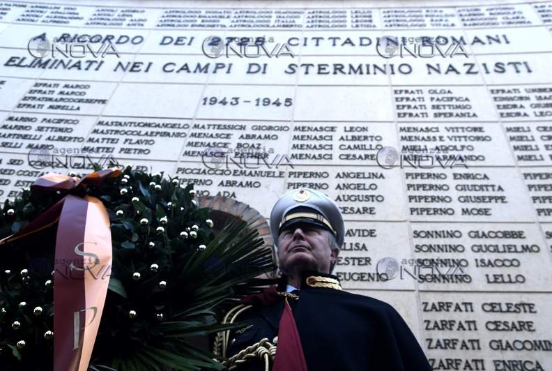 Vicesindaco Bergamo depone corona presso Muro del Deportato 