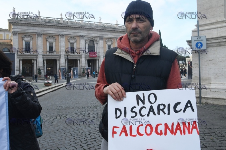 2019-12-06 Campidoglio- protesta abitanti falcognana023.jpg