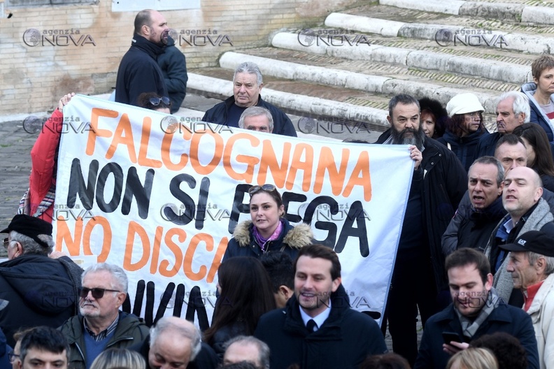 2019-12-06 Campidoglio- protesta abitanti falcognana024.jpg