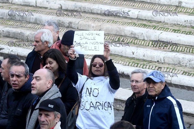 2019-12-06 Campidoglio- protesta abitanti falcognana025.jpg