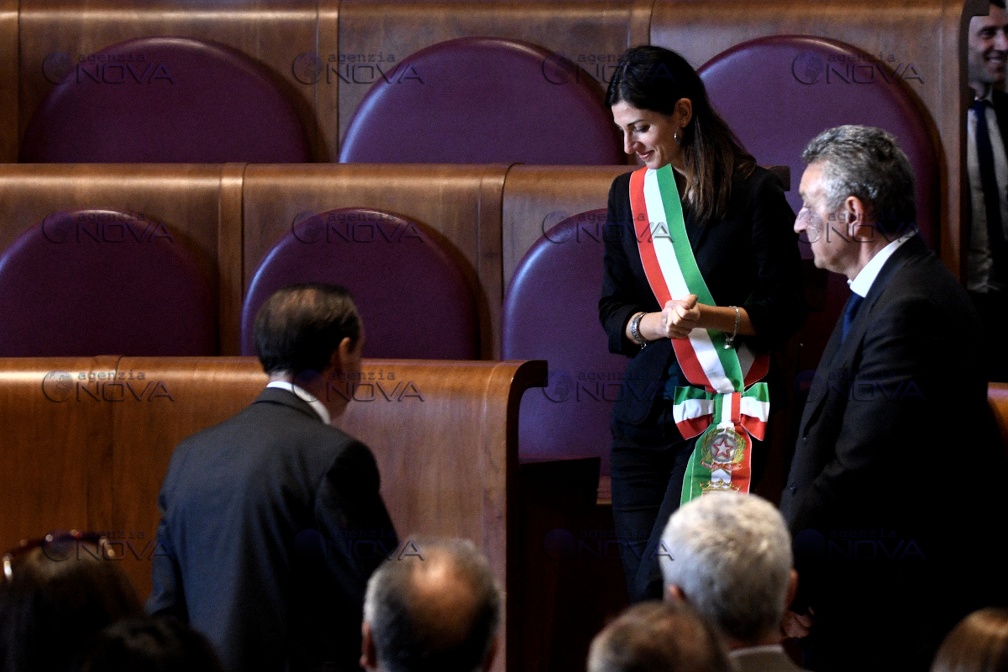 Simona Quadarella riceve la Lupa Capitolina