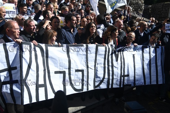 Salvini chiede dimissioni Raggi
