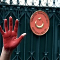 Proteste davanti ambasciata turca