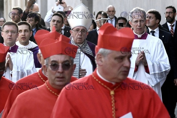 Papa Francesco in processione all'Aventino