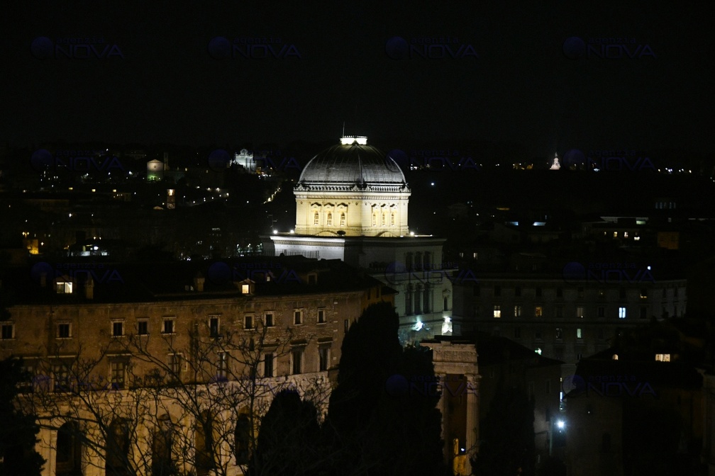 Illuminata la cupola del Tempio Maggiore