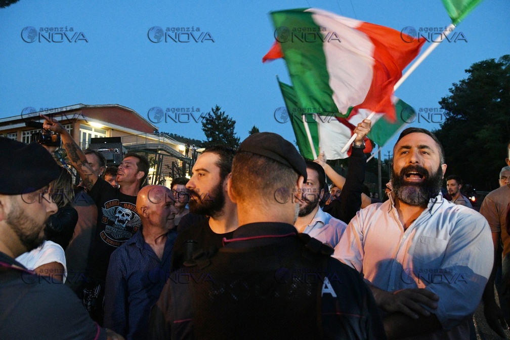 Proteste per l'arrivo dei mMigranti a Rocca di Papa