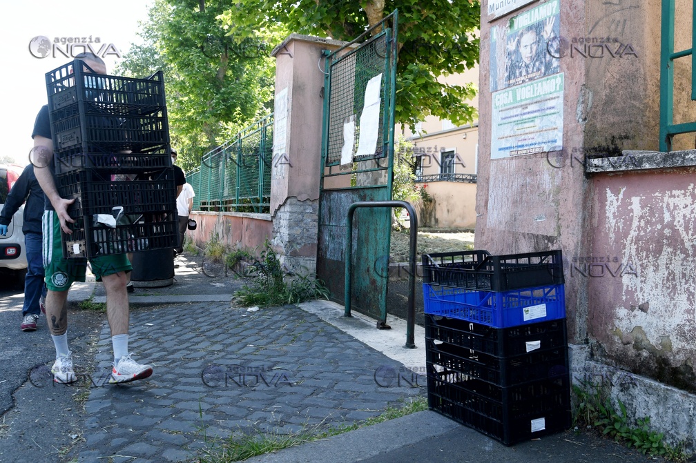 Roma: cassette vuote davanti sede Municipio V, protestano i volontari "siamo soli, non basta