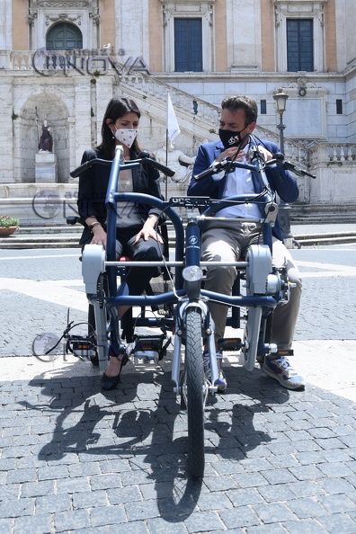 Roma. mobilità, prsentate le bici "veloplus"