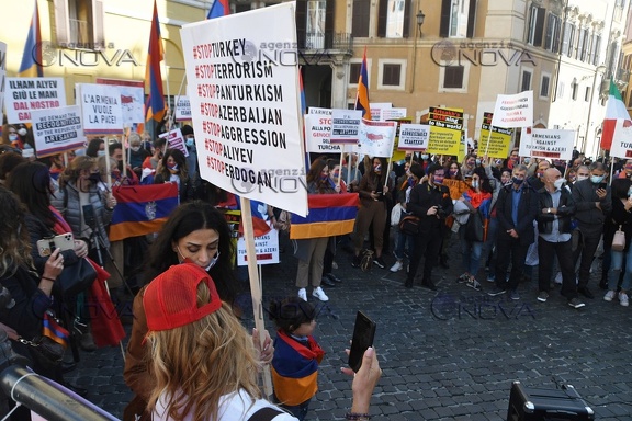 Roma, Sit in comunità armena 