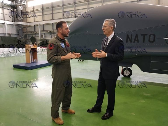 Jens Stoltenberg alla base Nato di Sigonella