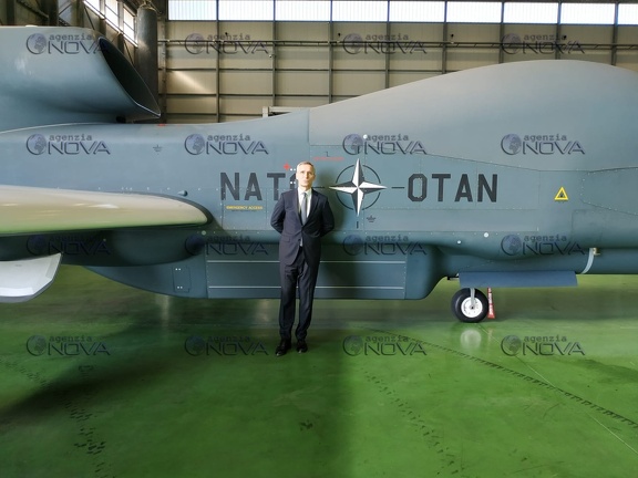 Jens Stoltenberg alla base Nato di Sigonella