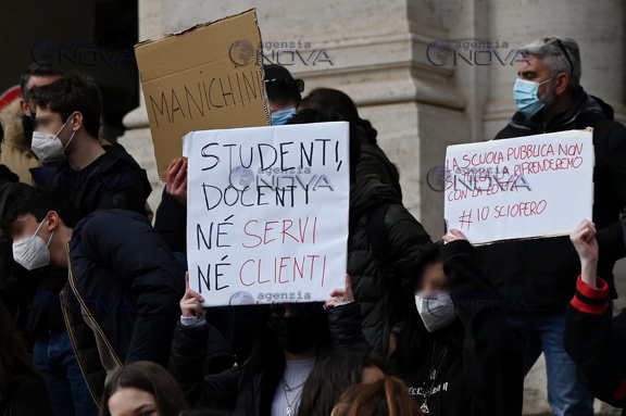 Miur, protesta degli studenti medi