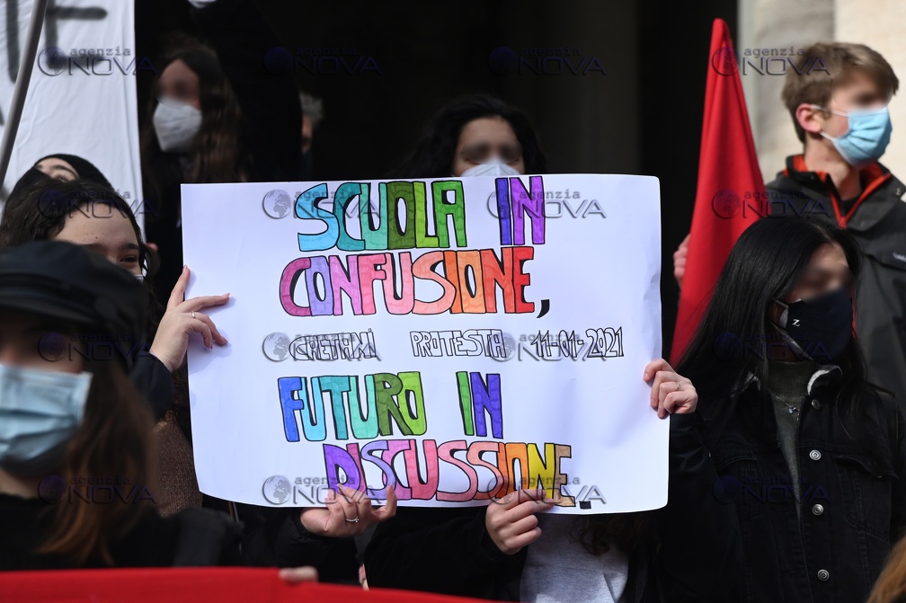 Miur, protesta degli studenti medi