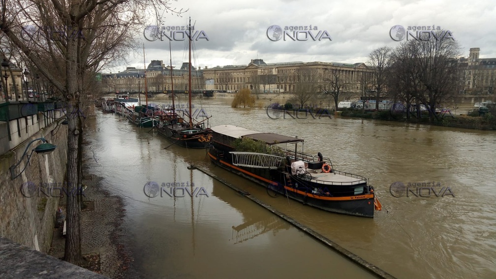 La Senna a Parigi durante le forti piogge di febbraio