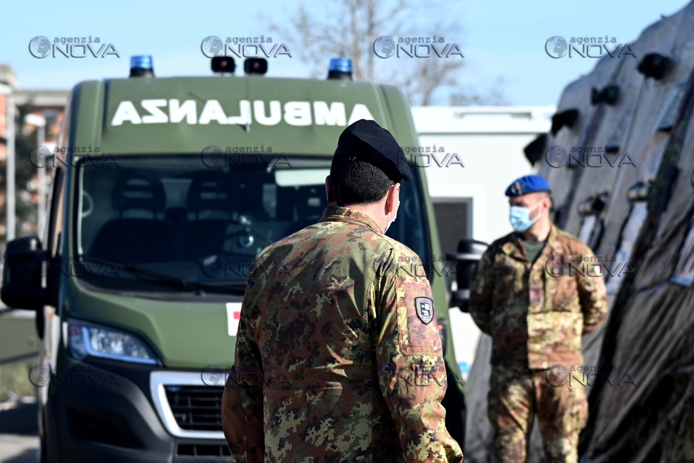 Roma, centro vaccini della città militare della Cecchignola