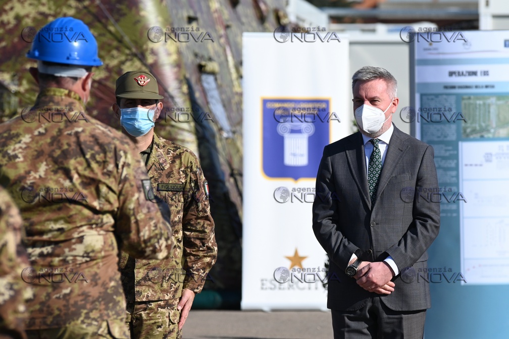 Roma, centro vaccini della città militare della Cecchignola