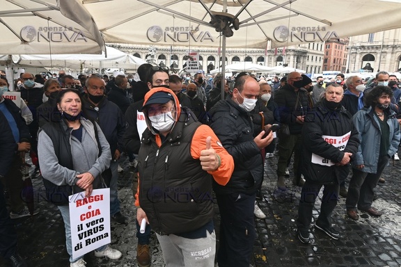 Roma, manifestazione degli ambulanti