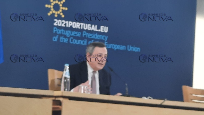 Draghi -conferenza stampa al vertice di Oporto