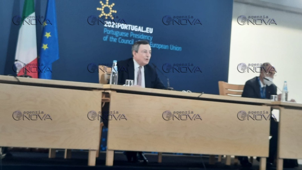 Draghi -conferenza stampa al vertice di Oporto 5