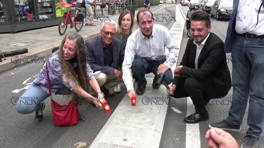 Milano - protesta contro ciclabile buenos aires Fratelli d'Italia