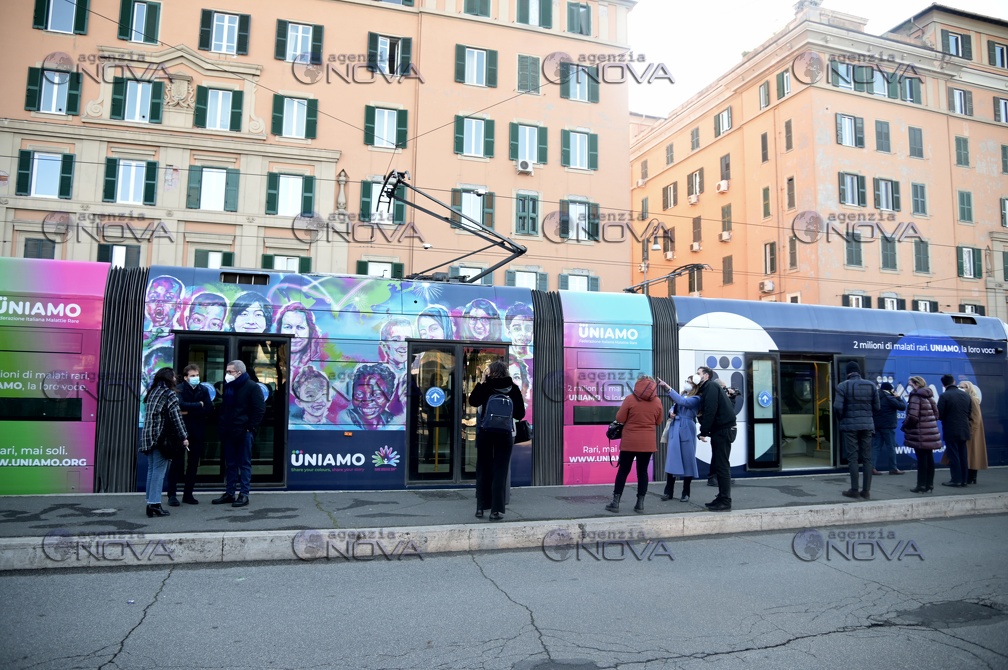 Roma inaugurato tram dedicato alle malattie rare