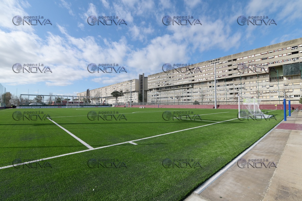 Roma, Mattarella inaugura campo di calcio a Corviale