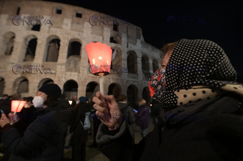 Roma, fiaccolata contro la guerra in Ucraina