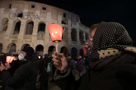Roma, fiaccolata contro la guerra in Ucraina