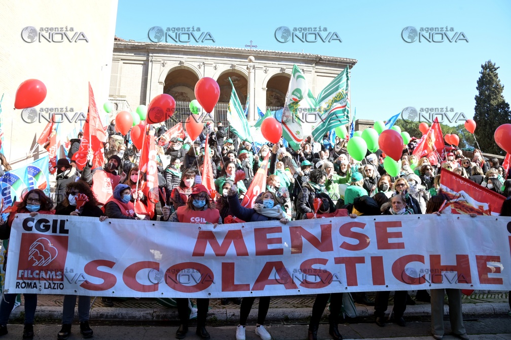 Roma, protesta lavoratori delle mense