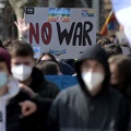 Roma , studenti contro la guerra