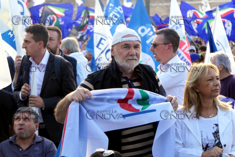 Elezioni: a Roma il comizio conclusivo della campagna elettorale della coalizione di centrodestra - foto 3