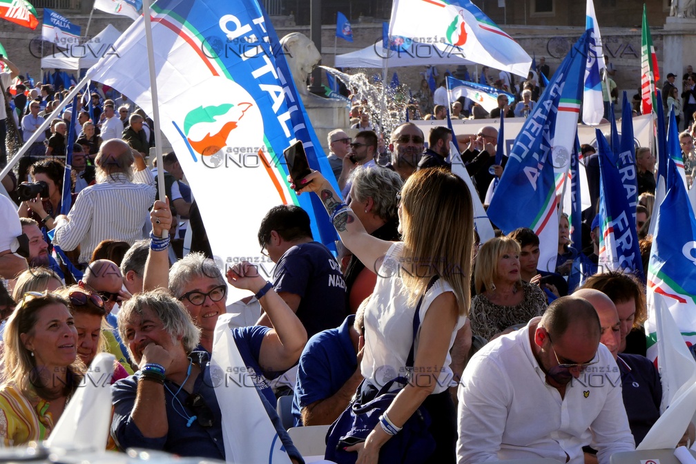 Elezioni: a Roma il comizio conclusivo della campagna elettorale della coalizione di centrodestra - foto 4