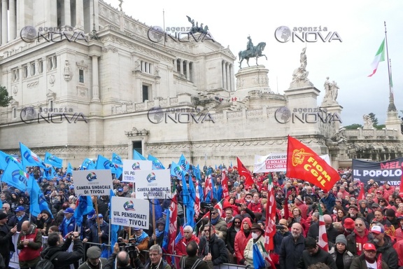 Legge bilancio: Cgil e Uil protestano a Roma, Landini "non difende il lavoro, va cambiata" - foto 3
