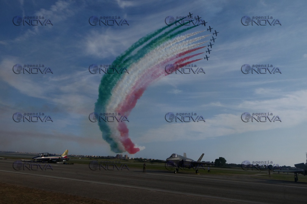 Roma, le frecce tricolori per i 100 anni dell'Aeronautica militare