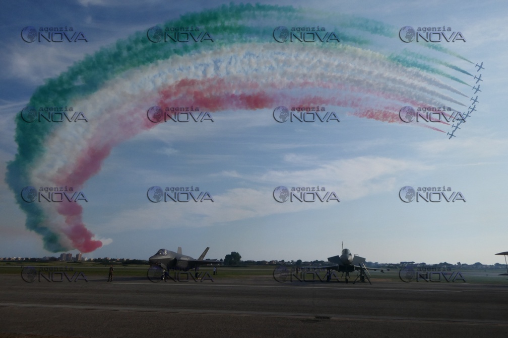 Roma, le frecce tricolori per i 100 anni dell'Aeronautica militare