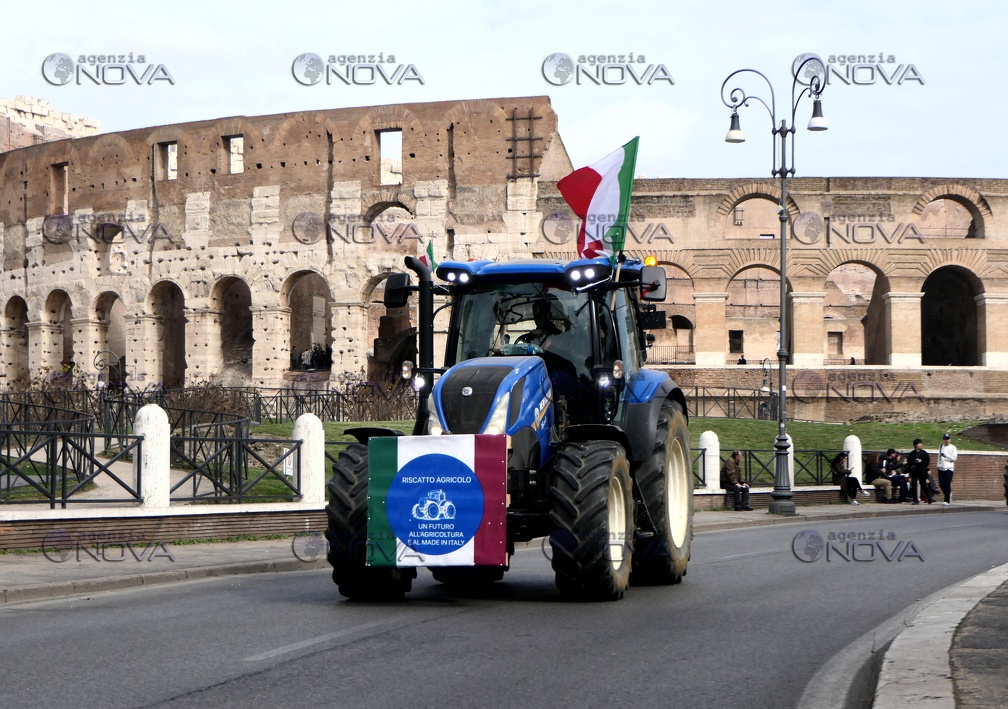 Roma, trattori raggiungo il centro