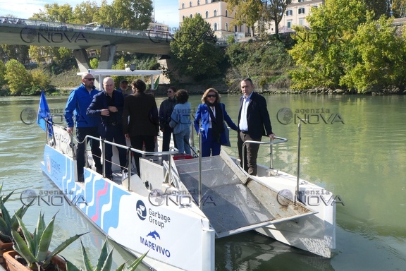 Roma: Regione Lazio, interventi sostenibilità fluviale Tevere, raccolte 20 tonnellate rifiuti 