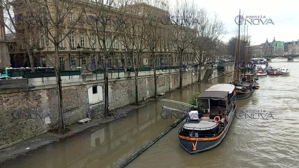 Francia: Parigi, la Senna continua a crescere a causa delle forti piogge